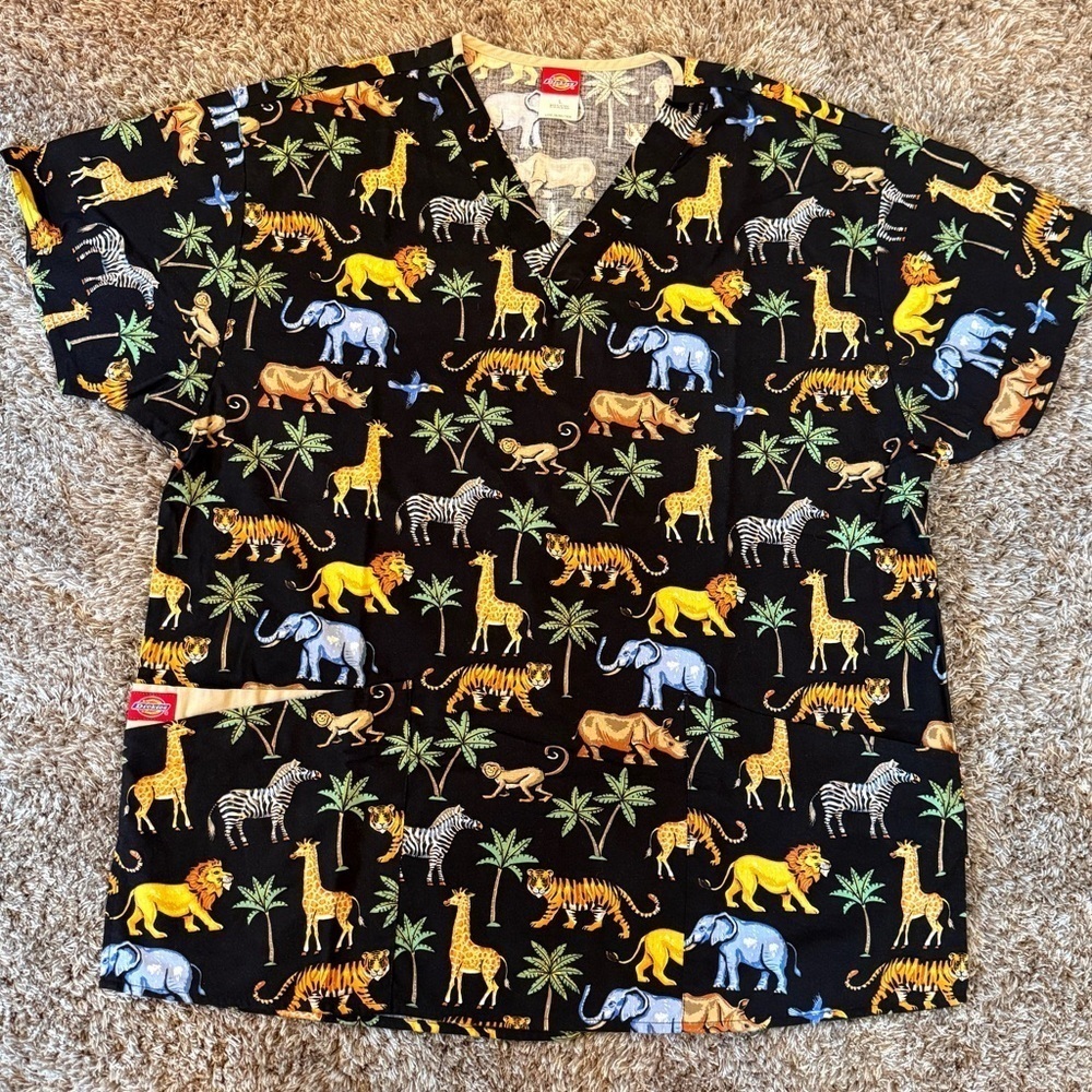Dickies Scrub Top - Size Large - Safari Animal Print Cotton